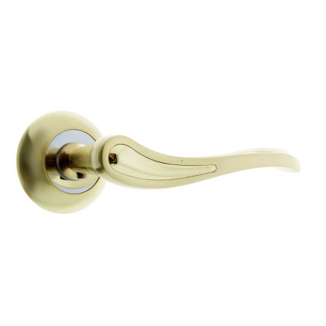 Комплект дверных ручек Kerron KM-9027 без запирания, ЦАМ, цвет матовое золото/глянцевый хром