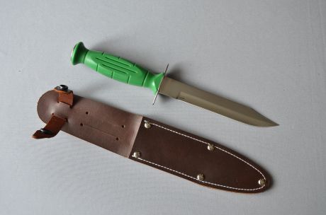 Нож НР-43 Вишня, зеленый, полированный