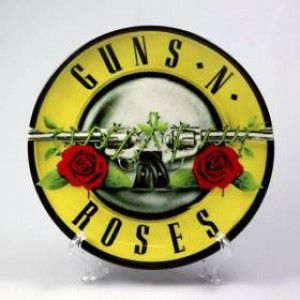 Музыкальный сувенир Тарелка Guns`n`roses ( лого с пистолетами жёлтое )