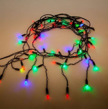 Гирлянда электрическая Новогодняя сказка Свечи 51 Led Портьера цветного свечения, черный провод2,5 м, мигающий свет