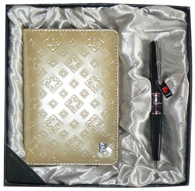 Pierre Cardin Обложка для паспорта и ручка Pierre Cardin PS1138GD
