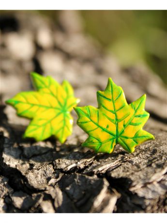 Серьги НечегоНадеть Серьги-гвоздики Green maple