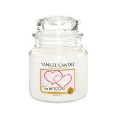 Ароматическая свеча Yankee Candle Snow In Love Medium Jar Candle (Объем 411 г)