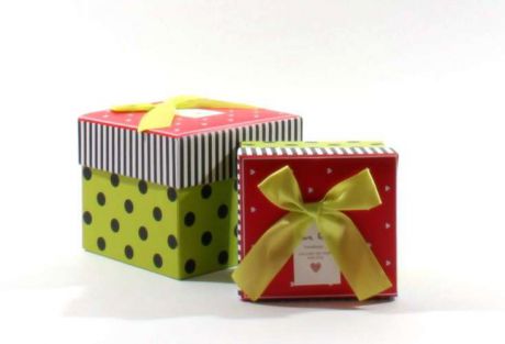Коробка для подарков Сердечки и горошек красная крышечка 11*10*8.5см, картон 2814S