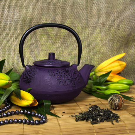 Чайник чугунный "Пекин" с ситом (600 мл, фиолетовый)