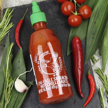 Соус острый чили "Шрирача" Uni-Eagle "Sriracha Hot Chilli Sauce" (475 мл)
