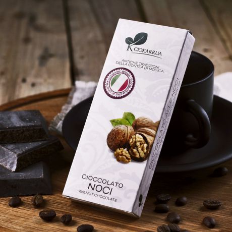 Тёмный шоколад ручной работы CioKarrua 50% какао с грецким орехом (100 г)