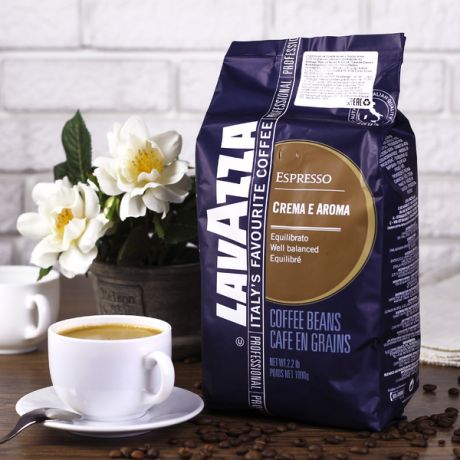 Кофе в зёрнах Lavazza "Crema e Aroma" (1 кг)