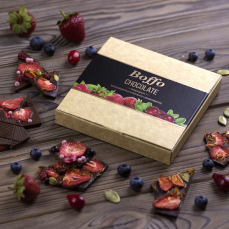Подарочный молочный шоколад ручной работы Boffo Chocolate 35% с добавлением ягод