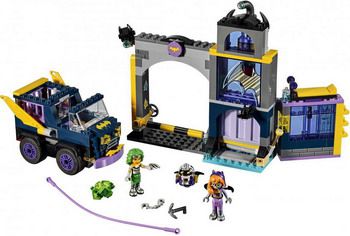 Конструктор Lego SUPER HERO GIRLS Секретный бункер Бэтгёрл 41237