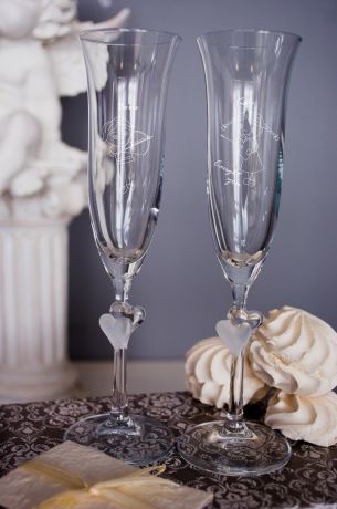 Набор свадебных бокалов с вашим текстом "Меткий прицел"