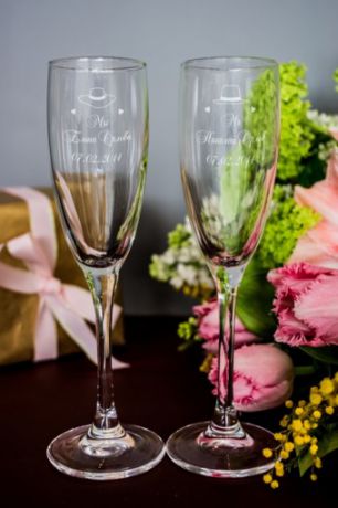 Набор бокалов для шампанского с вашим текстом "Mr & Mrs Y"
