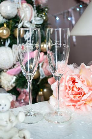 Набор новогодних бокалов для шампанского с вашим текстом (длинные) "Счастья в новом году"