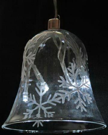 Светильник декоративный КОЛОКОЛЬЧИК 95мм со снежинками, с белыми LED лампами, на батарейках