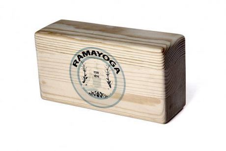 Кирпич для йоги RamaYoga из сосны шлифованный с логотипом (1 кг, 8 см, 23 см, ассорти, 11 см)