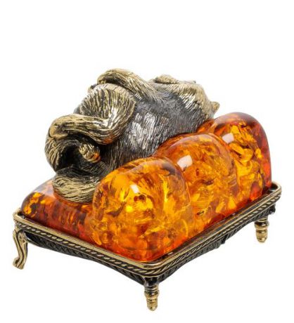 AM-1792 Фигурка "Кот на диване" (латунь, янтарь)