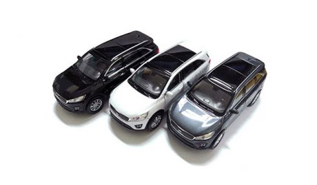 Модель автомобиля в масштабе 1:32 KIA Sorento Prime 2015 -
