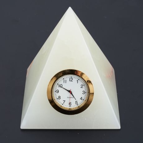 Часы пирамида оникс мраморный 10 см