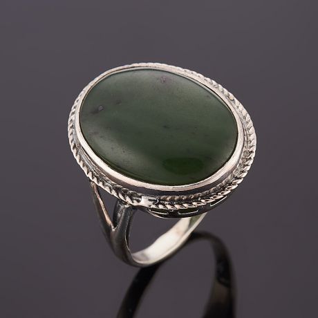 Кольцо нефрит зеленый (серебро 925 пр.) размер 17