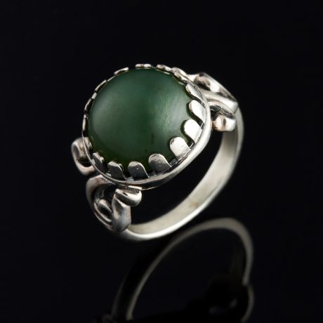Кольцо нефрит зеленый (серебро 925 пр.) размер 16,5