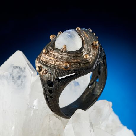 Кольцо лунный камень (серебро 925 пр., позолота) размер 17