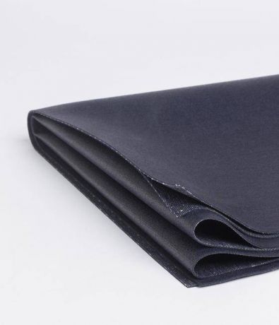 Коврик для йоги Manduka EKO SuperLite Travel Mat 1.5мм из каучука (0.9 кг, 180 см, 1.5 мм, темно-синий, 61см (Midnight))