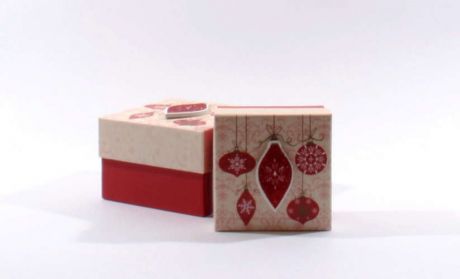 Коробка для подарков Новогодняя гирлянда беж 11*11*6.5см, картон 2816S