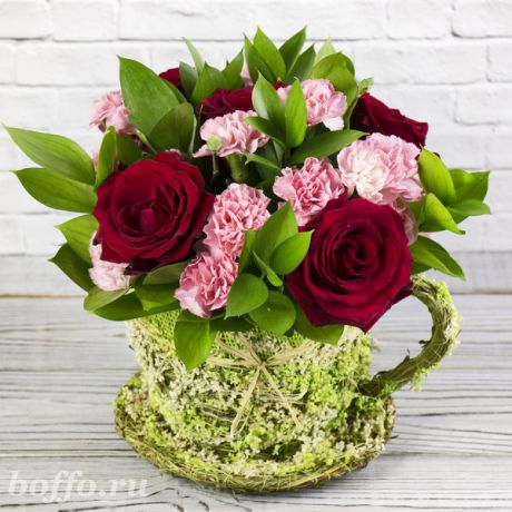 Подарочная композиция из цветов "Чайный букет" в декоративной чашке из сухих цветов