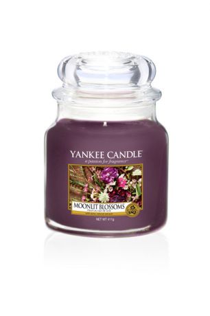 Свеча ароматизированная Yankee Candle "Лунный букет Moonlit Blossoms 411 гр / 65-90 часов"1611580E, фиолетовый