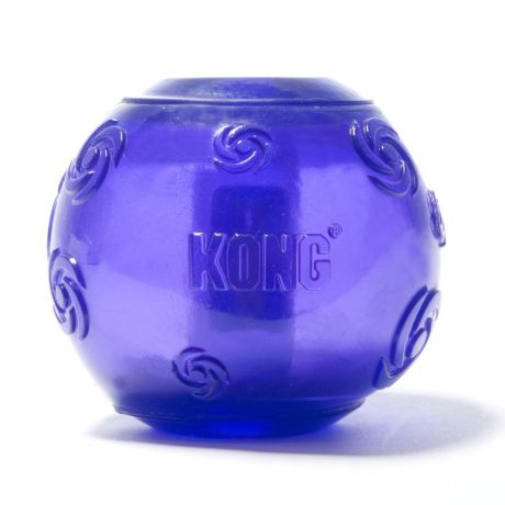 Игрушка для собак Kong Сквиз "Мячик", средний, с пищалкой, цвет: фиолетовый, диаметр 6 см