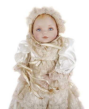 Коллекционная кукла "Девочка в белом". Фарфор, ткани, кружево, мягконабивной наполнитель. США, The Franklin Mint, конец XX века