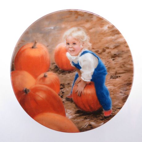 Декоративная мини-тарелка "Любимый детский художник Америки: Моя тыква". Фарфор, деколь. США, Pemberton & Oakes, Дональд Золан, 1989