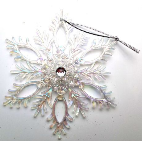 Подвесное украшение Яркий Праздник "Снежинка", цвет: жемчужный, прозрачный, 13,5 х 13,5 см