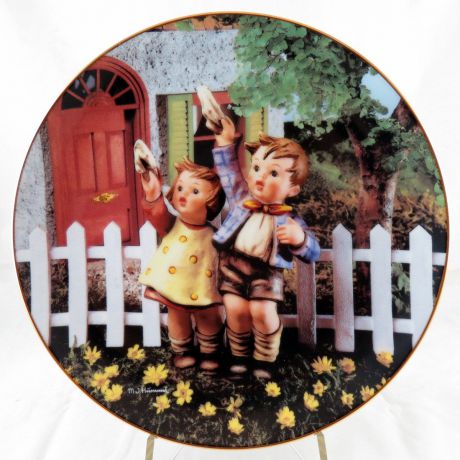 Декоративная коллекционная тарелка "Маленькие Компаньоны: Возвращайся скорее". Фарфор, деколь. США, Danbury Mint, Берта Хуммель (Hummel), 1990