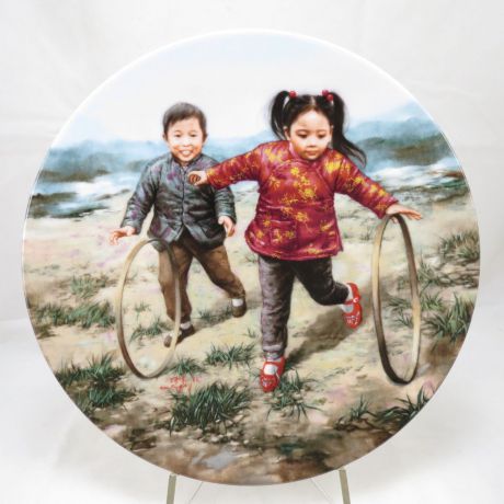 Декоративная тарелка "Китайские Детские Игры: Обруч". Фарфор, деколь. Тайвань, Pavilion of T
