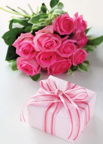 Пакет подарочный Eureka "Подарок и розы", 33 x 45,5 x 10 см