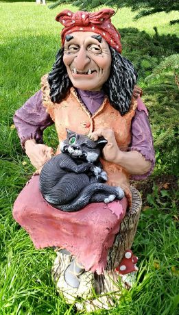 Фигурка садовая "Баба-Яга на ступе с котом", Ф011