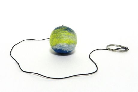 Игрушка для животных LIVEZOO Мяч на резинке из шерсти "Wool" 3 см