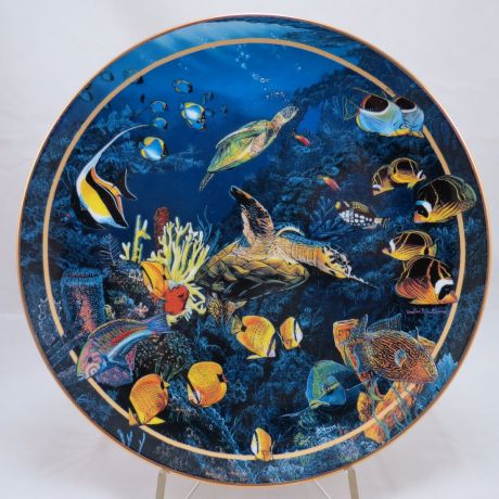 Декоративная коллекционная тарелка из серии "Видения на дне морском: Чистые воды Мауи". Фарфор, деколь, золочение. США, Bradford Exchange, Кристиан Риз Лассен. 1996