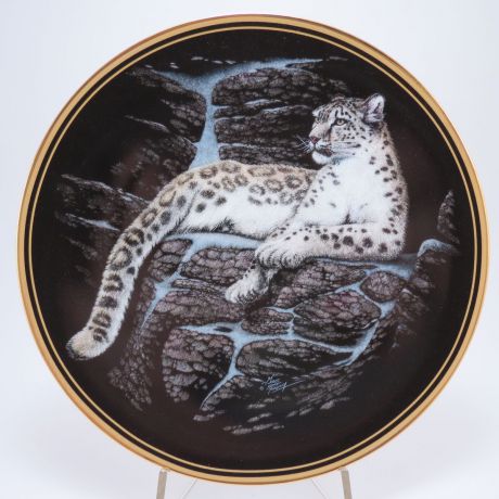 Декоративная коллекционная тарелка "Ночное Царство Дикой Природы: Снежный леопард". Фарфор, деколь, золочение. США, The Hamilton Collection, Грег Мюррей, 1992