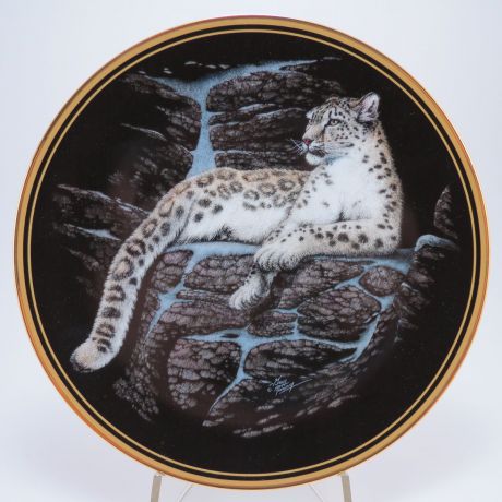 Декоративная коллекционная тарелка "Ночное Царство Дикой Природы: Снежный леопард". Фарфор, деколь, золочение. США, The Hamilton Collection, Грег Мюррей, 1992