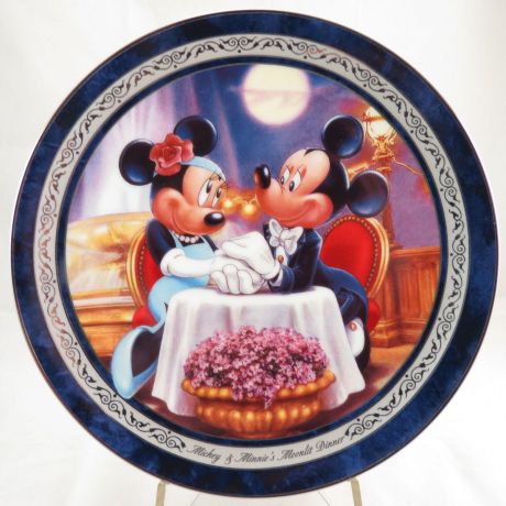Декоративная тарелка Bradford Exchange Микки и Минни. Романтические моменты, 32938801