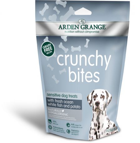 Лакомство Arden Grange Crunchy Bites Mini Sensitive для собак мелких пород (225 г, Океаническая рыба и картофель)