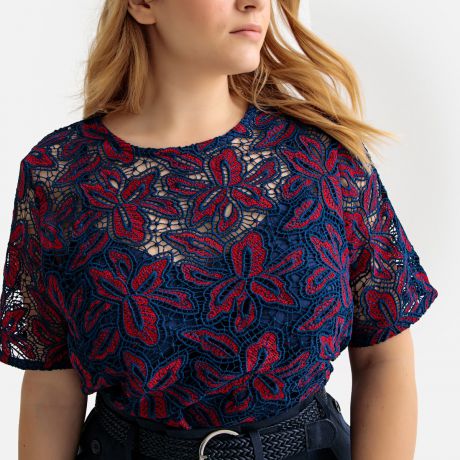 Блузка из гипюра с цветочным рисунком и короткими рукавами