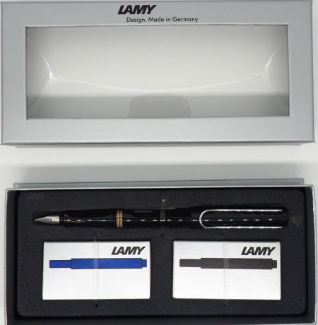 Lamy Набор: ручка перьевая Safari цвет корпуса черный + картриджи 2 шт
