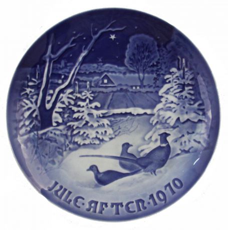 Декоративная тарелка из серии "Рождество" 1970 г. Фарфор, подглазурная ручная роспись. Copenhagen Porcelain , Дания, вторая половина XX века