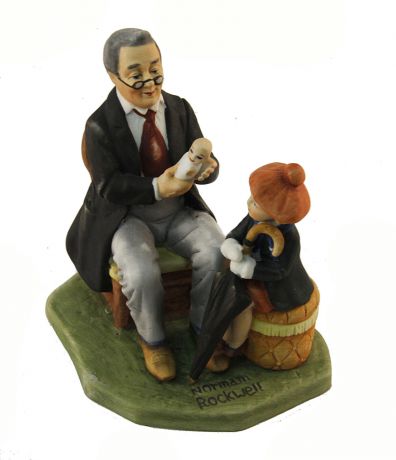Норман Роквелл. Декоративная коллекционная статуэтка "Доктор и кукла". Фарфор, роспись. Япония, конец ХХ века