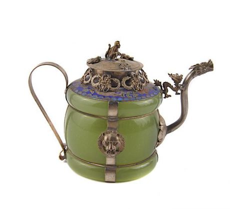Декоративный чайник в традиционном тибетском стиле. Искусственный нефрит, металл, прочеканка, клуазоне. Китай, вторая половина XX века