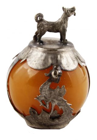Настольный декор "Собака" из коллекции "Восточный гороскоп". Металл, чеканка, искусственный камень. Китай, вторая половина XX века