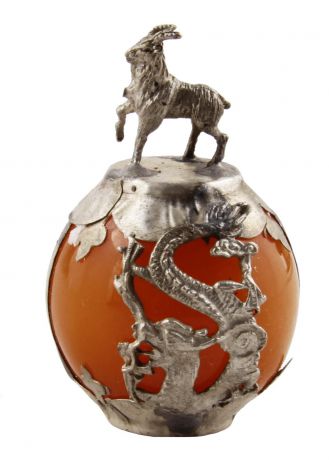 Настольный декор "Коза" из коллекции "Восточный гороскоп". Металл, чеканка, искусственный камень. Китай, вторая половина XX века